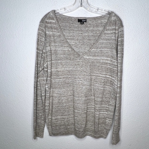 ANA Sweater - Picture 7 of 7